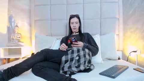 Keira Hecate online show from October 2025 07:47:01 PM