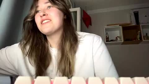 Molly online show from June 2026 06:23:01 PM