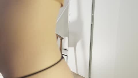 Snapshot of hee_jeen chatting on December 2024 10:14:01 AM Jeen online show from December 2024 10:14:01 AM