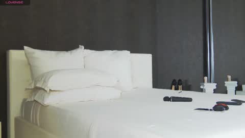 Helen online show from October 2025 02:15:01 AM