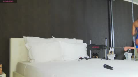 Helen online show from November 2025 07:19:01 AM