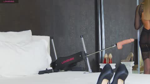 Helen online show from December 2025 08:16:02 PM