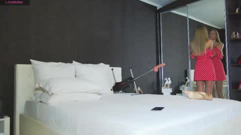 Snapshot of hefner_girl chatting on March 2026 02:59:02 AM Helen online show from March 2026 02:59:02 AM