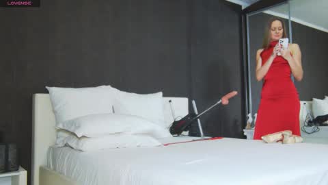 Snapshot of hefner_girl chatting on March 2026 01:54:01 AM Helen online show from March 2026 01:54:01 AM