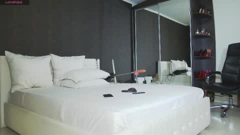 Snapshot of hefner_girl chatting on March 2026 03:11:01 PM Helen online show from March 2026 03:11:01 PM