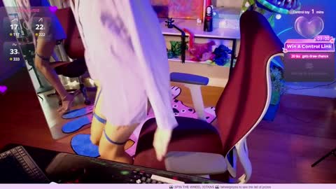 Heidi brunette Foxy red head and Carrie blondie online show from January 2025 06:12:01 AM