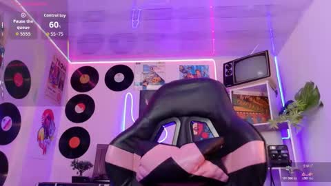 Sara online show from November 2025 09:36:01 PM