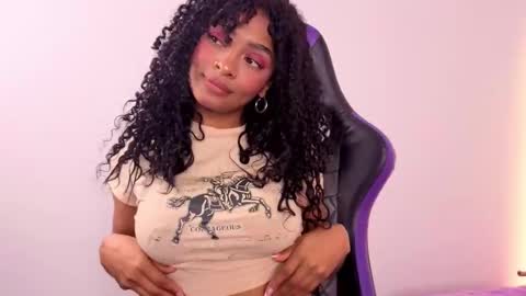 Snapshot of heily_fox chatting on March 2026 07:25:02 AM HEILY online show from March 2026 07:25:02 AM