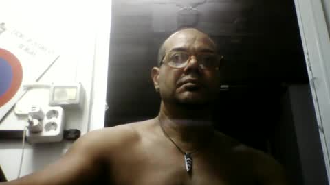 Snapshot of heistt chatting on June 2026 12:04:02 AM Heist Stein online show from June 2026 12:04:02 AM