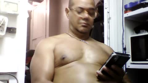 Snapshot of heistt chatting on July 2026 10:33:01 AM Heist Stein online show from July 2026 10:33:01 AM