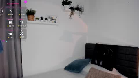 Snapshot of helen_miller chatting on July 2026 11:40:02 PM helen_miller online show from July 2026 11:40:02 PM