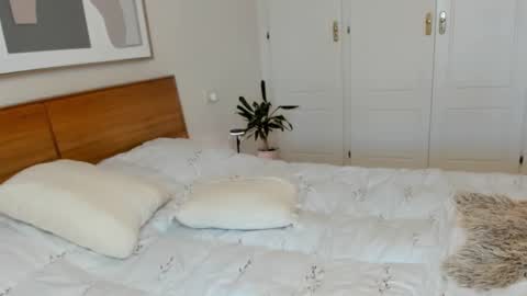 Snapshot of helena_hills chatting on November 2025 05:23:02 PM helena_hills online show from November 2025 05:23:02 PM