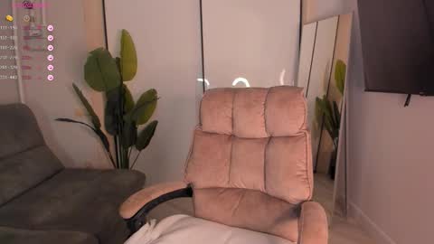 Snapshot of helena_lorente chatting on October 2025 03:46:02 PM Helen online show from October 2025 03:46:02 PM