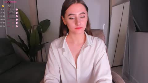 Snapshot of helena_lorente chatting on November 2025 04:08:01 PM Helen online show from November 2025 04:08:01 PM