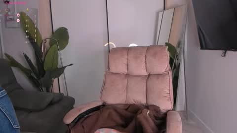 Snapshot of helena_lorente chatting on November 2025 02:59:02 PM Helen online show from November 2025 02:59:02 PM