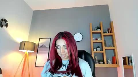 Helena online show from October 2025 10:04:01 AM