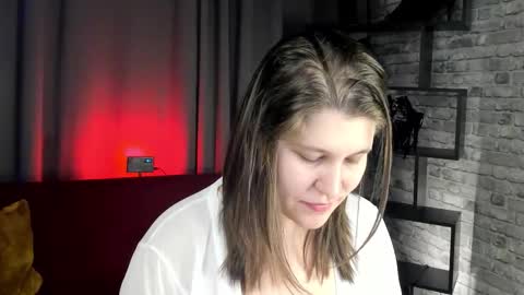Snapshot of helenahoffmann chatting on March 2026 04:07:02 AM helenahoffmann online show from March 2026 04:07:02 AM