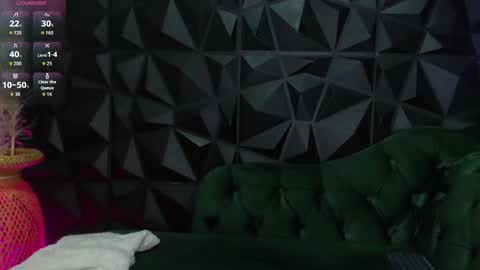 Helena Saenz online show from November 2025 12:27:02 PM