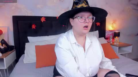 helendanvers online show from October 2025 10:06:01 AM