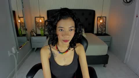 Snapshot of helenebird chatting on September 2025 08:52:02 PM   online show from September 2025 08:52:02 PM