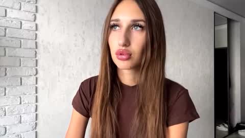 Snapshot of helenjoyne chatting on September 2025 09:11:01 AM Chloe online show from September 2025 09:11:01 AM