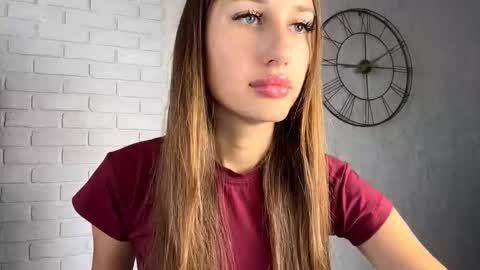 Snapshot of helenjoyne chatting on September 2025 09:12:02 AM Chloe online show from September 2025 09:12:02 AM