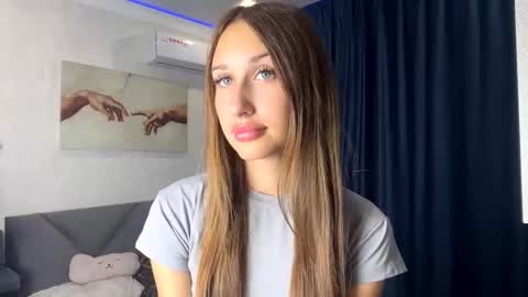 Snapshot of helenjoyne chatting on September 2025 09:24:01 AM Chloe online show from September 2025 09:24:01 AM