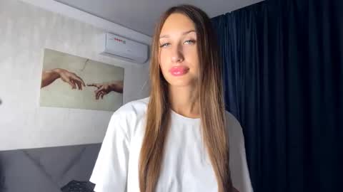 Snapshot of helenjoyne chatting on September 2025 09:14:01 AM Chloe online show from September 2025 09:14:01 AM
