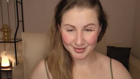 Helen online show from November 2025 02:00:02 AM