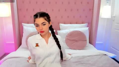 Helen online show from November 2025 01:44:02 PM