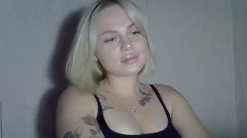 helga_now online show from September 2025 07:18:02 PM