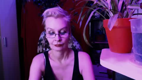 Snapshot of helgahimmele chatting on March 2026 09:54:02 PM Helga online show from March 2026 09:54:02 PM