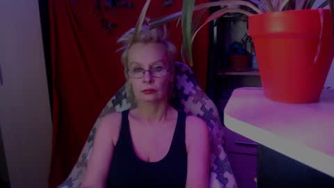 Snapshot of helgahimmele chatting on March 2026 10:53:01 PM Helga online show from March 2026 10:53:01 PM