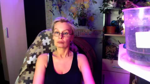 Snapshot of helgahimmele chatting on May 2026 09:56:02 PM Helga online show from May 2026 09:56:02 PM