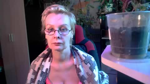 Snapshot of helgahimmele chatting on May 2026 06:30:02 AM Helga online show from May 2026 06:30:02 AM