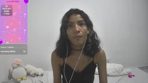 Snapshot of helia_n_amy chatting on January 2025 08:39:01 AM Helia Transfem and Amy online show from January 2025 08:39:01 AM