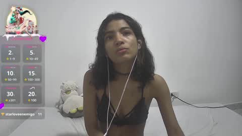 Snapshot of helia_n_amy chatting on January 2025 07:49:02 PM Helia Transfem and Amy online show from January 2025 07:49:02 PM