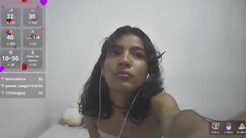 Snapshot of helia_n_amy chatting on January 2025 06:10:01 PM Helia Transfem and Amy online show from January 2025 06:10:01 PM