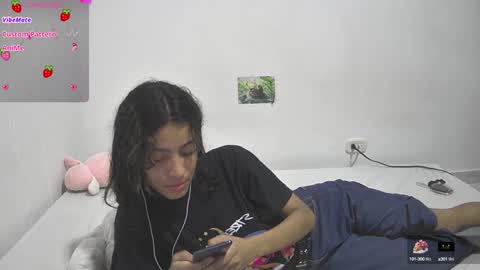 Snapshot of helia_n_amy chatting on January 2025 03:01:01 AM Helia Transfem and Amy online show from January 2025 03:01:01 AM