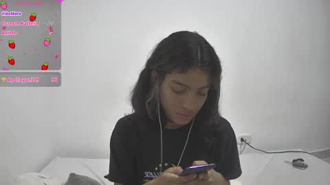 Snapshot of helia_n_amy chatting on January 2025 06:02:02 AM Helia Transfem and Amy online show from January 2025 06:02:02 AM