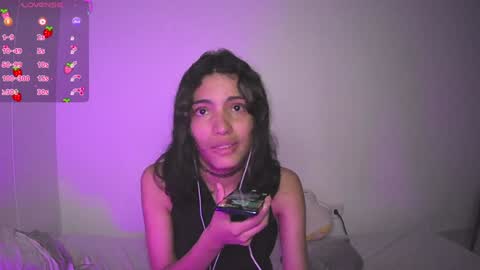 Snapshot of helia_n_amy chatting on January 2025 01:53:02 AM Helia Transfem and Amy online show from January 2025 01:53:02 AM
