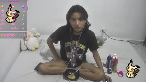 Snapshot of helia_n_amy chatting on January 2025 05:42:01 AM Helia Transfem and Amy online show from January 2025 05:42:01 AM