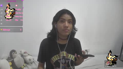 Snapshot of helia_n_amy chatting on January 2025 06:35:02 PM Helia Transfem and Amy online show from January 2025 06:35:02 PM