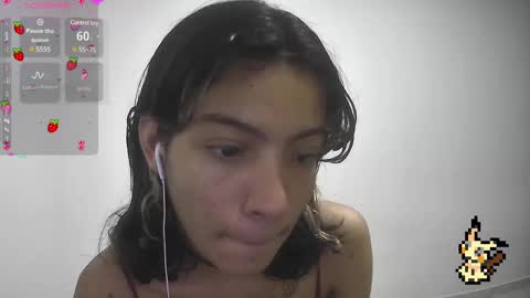 Snapshot of helia_n_amy chatting on February 2025 04:54:01 AM Helia Transfem and Amy online show from February 2025 04:54:01 AM