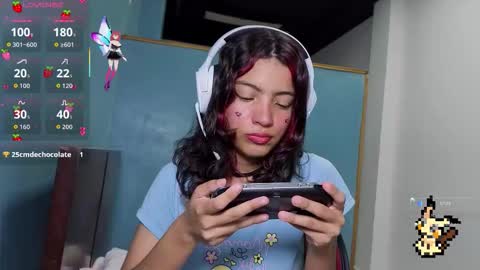 Snapshot of helia_n_amy chatting on September 2025 02:50:01 PM Helia Transfem and Amy online show from September 2025 02:50:01 PM