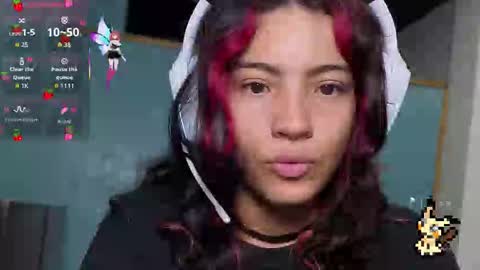 Snapshot of helia_n_amy chatting on September 2025 01:03:01 PM Helia Transfem and Amy online show from September 2025 01:03:01 PM