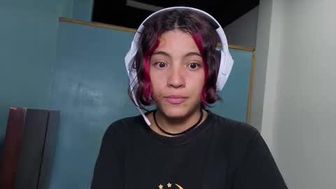 Snapshot of helia_n_amy chatting on September 2025 05:22:02 AM Helia Transfem and Amy online show from September 2025 05:22:02 AM