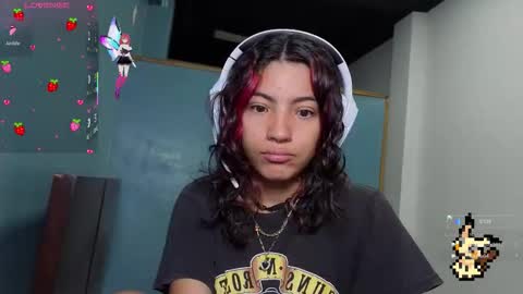 Snapshot of helia_n_amy chatting on October 2025 04:51:01 PM Helia Transfem and Amy online show from October 2025 04:51:01 PM