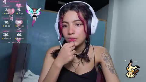 Snapshot of helia_n_amy chatting on October 2025 04:13:01 AM Helia Transfem and Amy online show from October 2025 04:13:01 AM