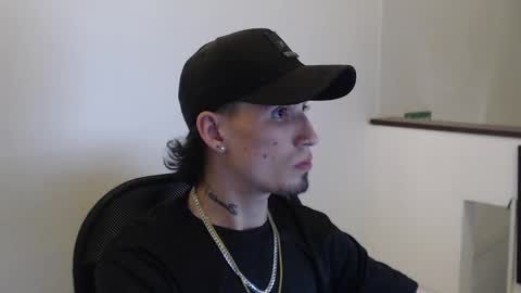 Snapshot of hell_boy66 chatting on March 2026 01:23:02 AM Eros online show from March 2026 01:23:02 AM